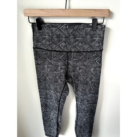 Lululemon Wunder Under Hi-Rise 7/8 Tight (Full-On Luxtreme 25") Size 6 - Picture 4 of 8